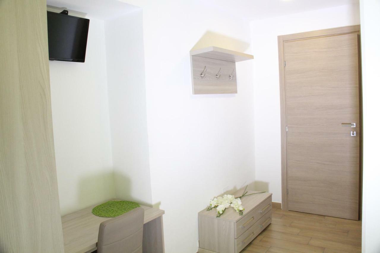 B&B Flower'S House Napoli Bagian luar foto