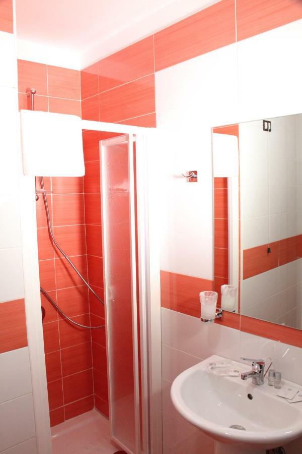 B&B Flower'S House Napoli Bagian luar foto